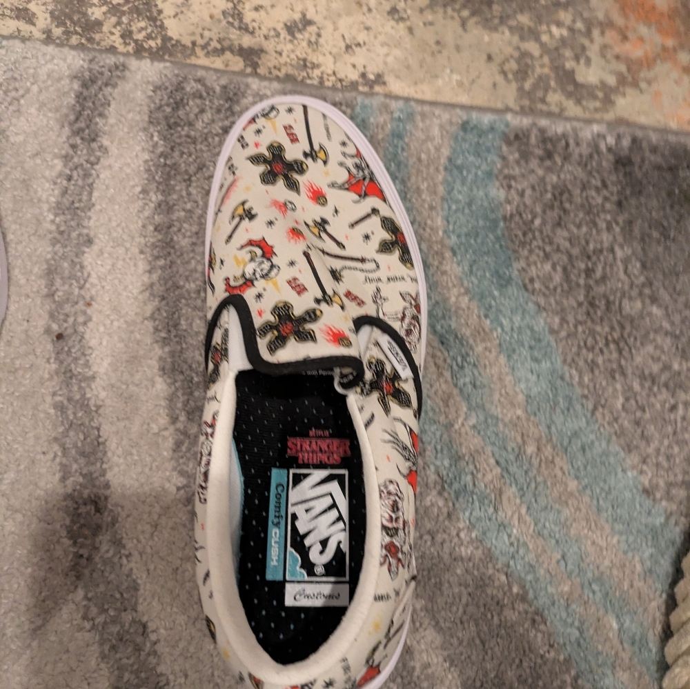 Vans 2022 Stranger Things Men's 8 - Picture 7 of 10